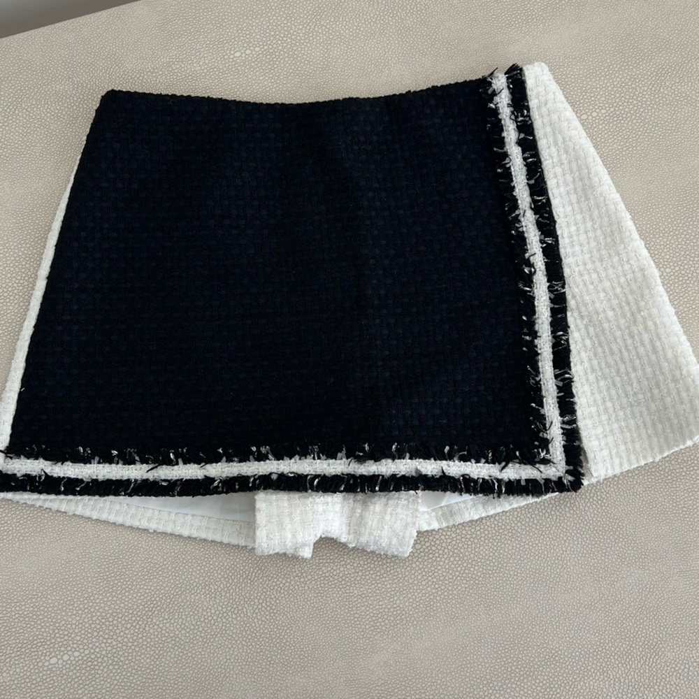 Alice + Olivia Black and White tweed Darma crossover skort